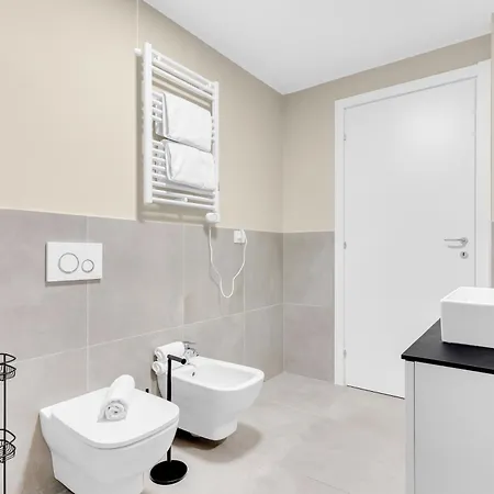 Living With Terrace & Garage By Ndp Rent *