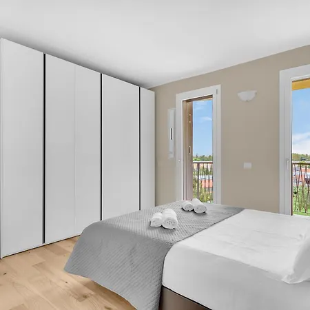 Apartment Living With Terrace & Garage By Ndp Rent *