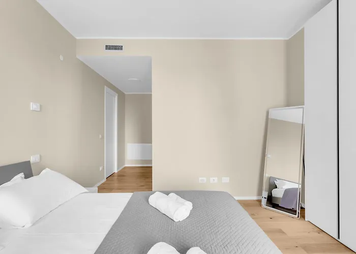 Living With Terrace & Garage By Ndp Rent * Milaan